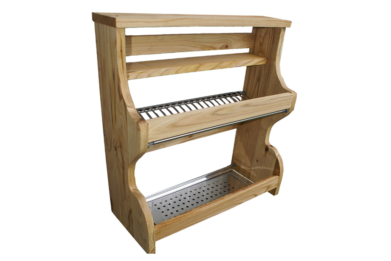 Piattaia in legno di castagno con finitura ad olio e scolapiatti